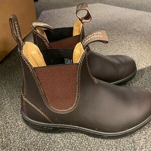 Women’s Blundstones